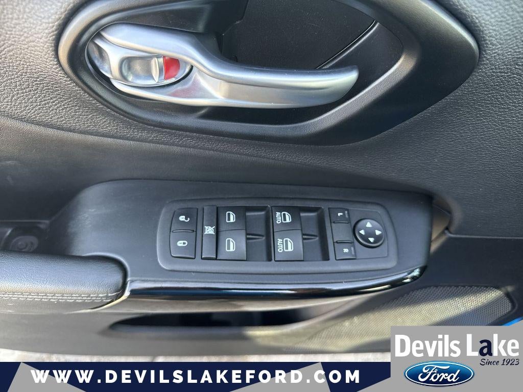 2023 Jeep Cherokee Altitude Lux