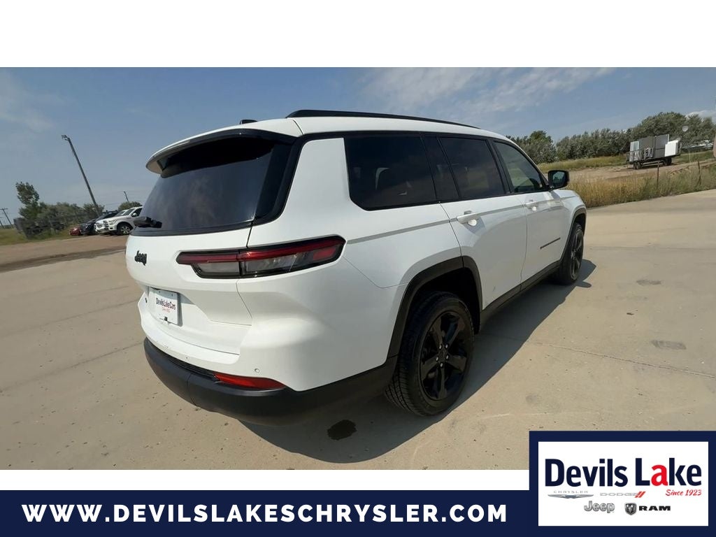 2024 Jeep Grand Cherokee L Laredo / Altitude