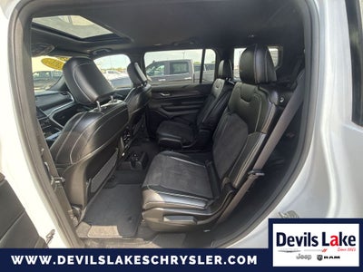 2024 Jeep Grand Cherokee L Laredo / Altitude