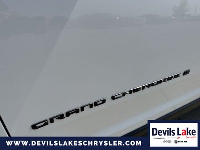 2024 Jeep Grand Cherokee L Laredo / Altitude