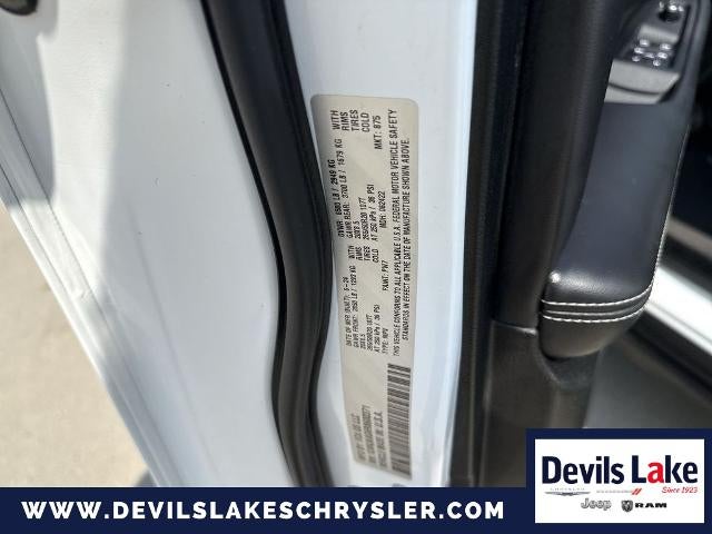 2024 Jeep Grand Cherokee L Laredo / Altitude