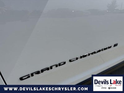 2024 Jeep Grand Cherokee L Laredo / Altitude