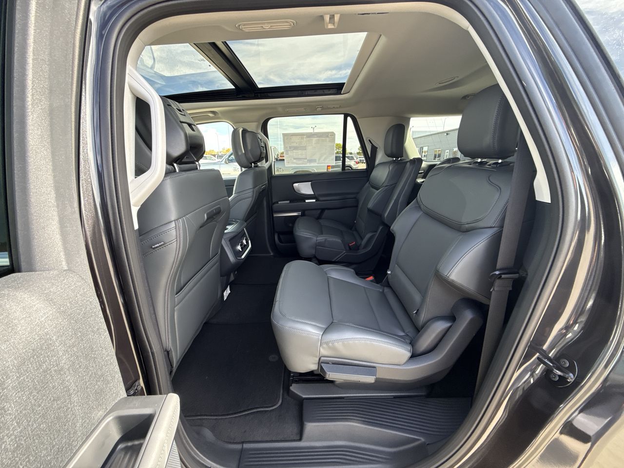 2027 Ford Expedition MAX Active