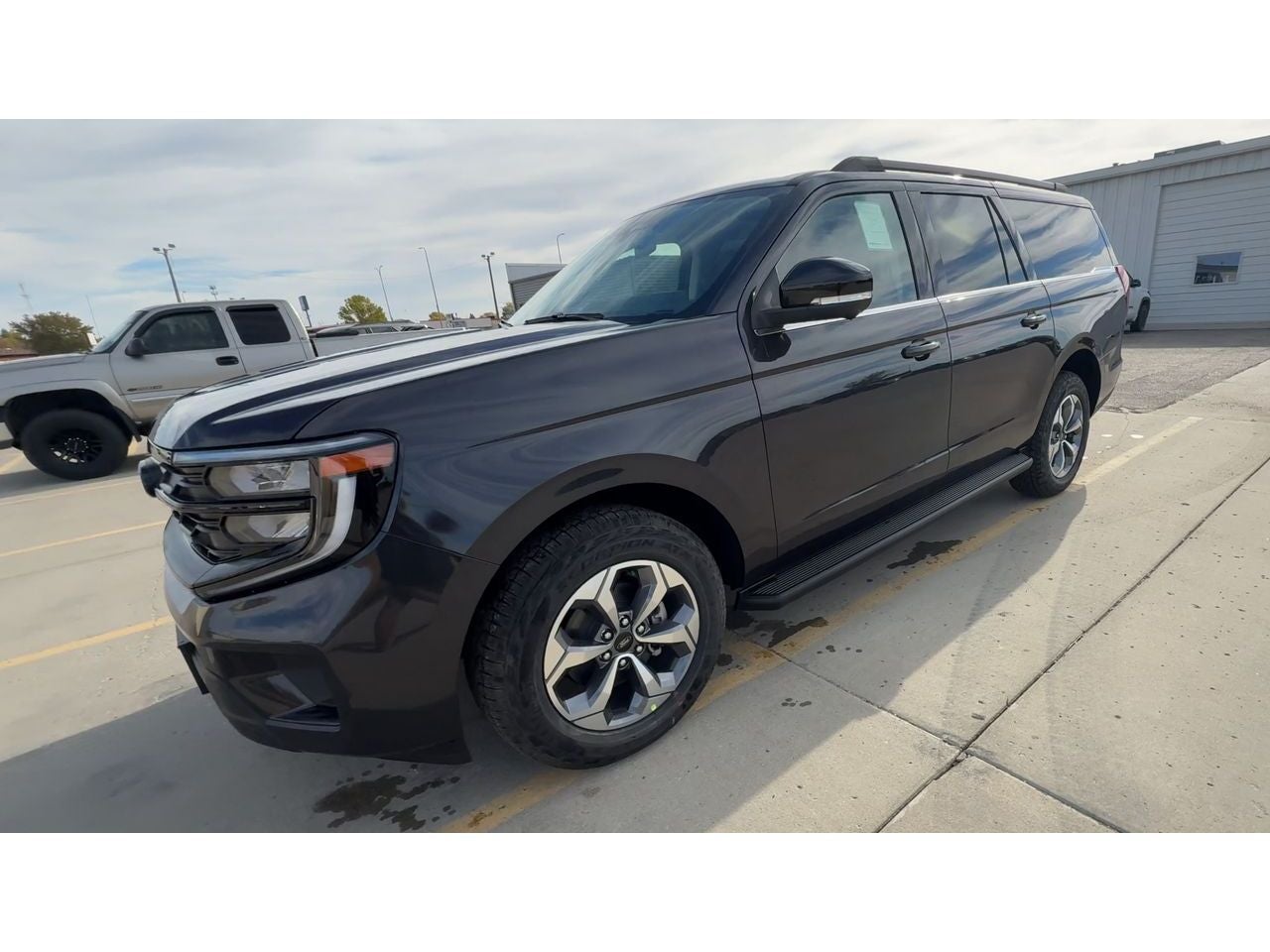 2027 Ford Expedition MAX Active