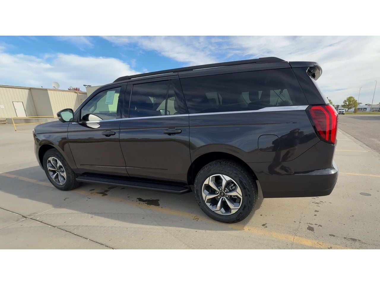 2027 Ford Expedition MAX Active