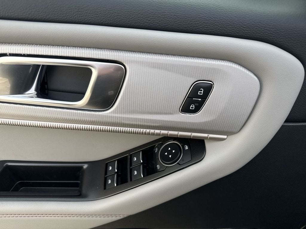 2026 Ford Explorer Active (100A)