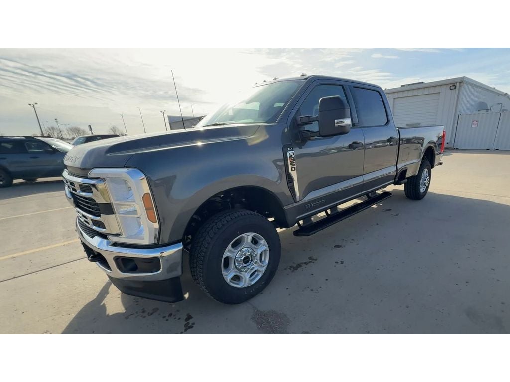 2026 Ford F-350 XLT