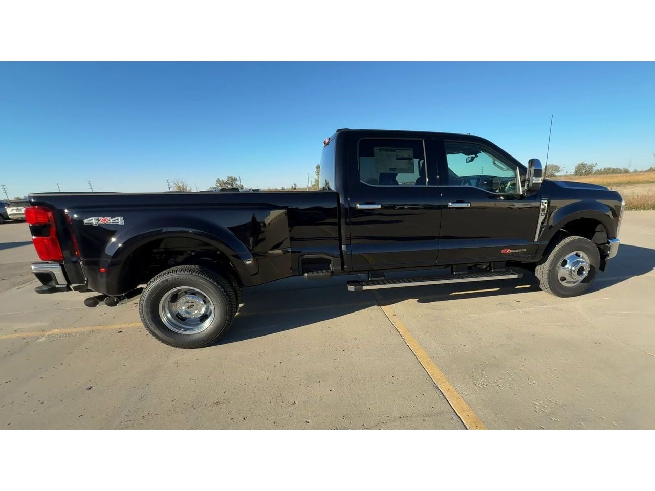 2027 Ford F-350 F-350® Lariat®