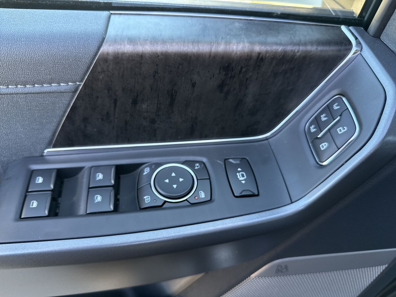 2027 Ford F-350 F-350® Lariat®
