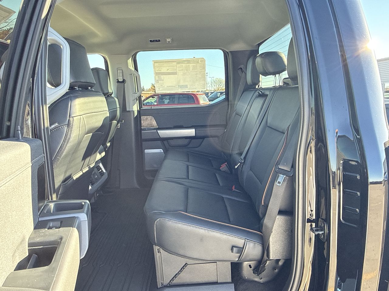 2027 Ford F-350 F-350® Lariat®