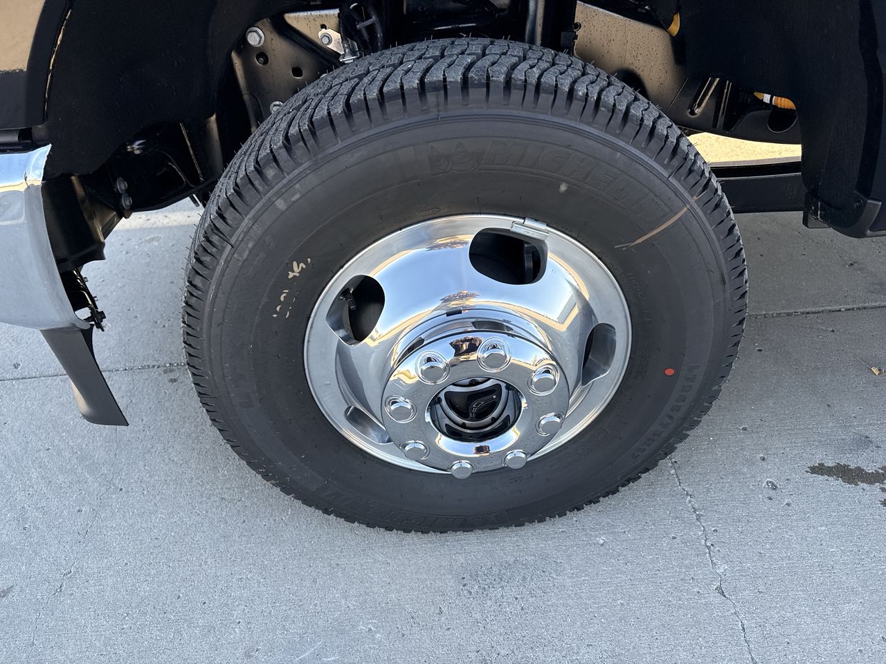 2027 Ford F-350 F-350® Lariat®