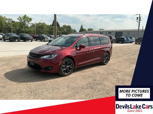 2020 Chrysler Pacifica Touring L
