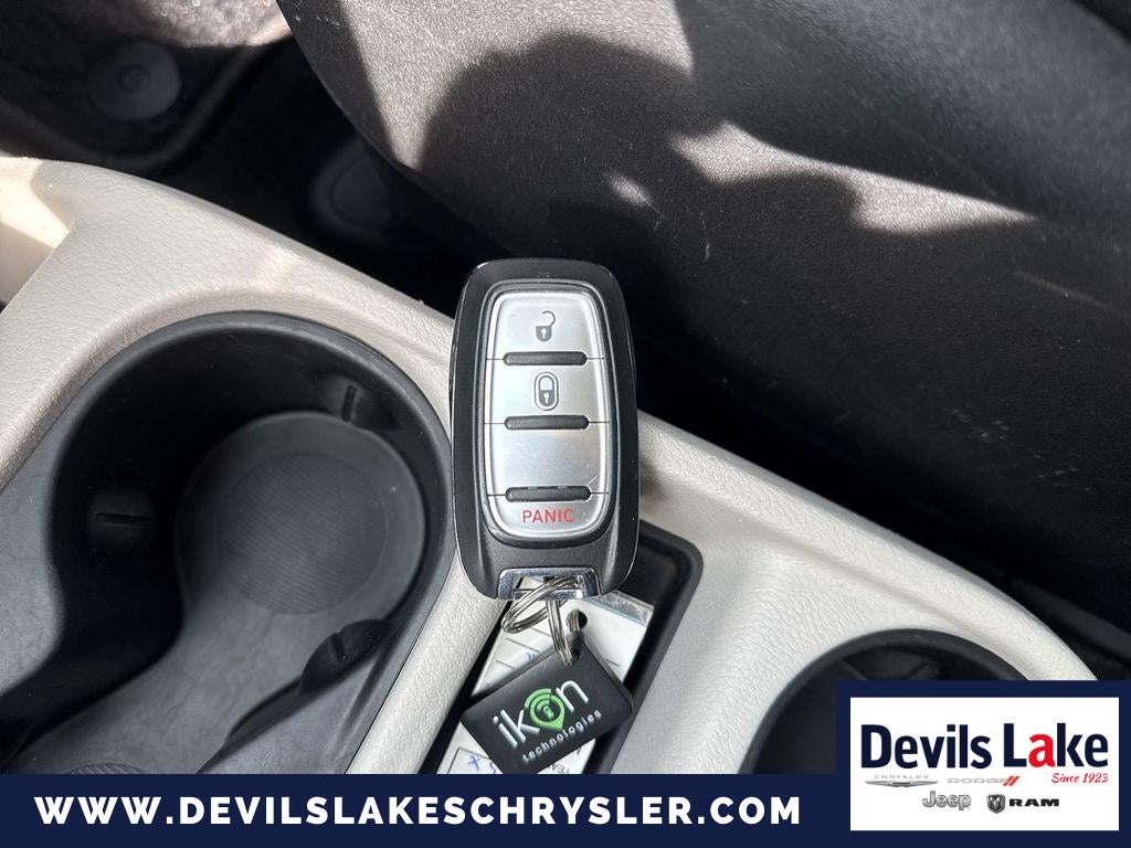 2021 Chrysler Voyager LX