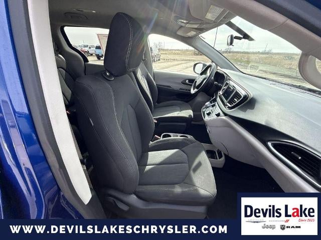 2021 Chrysler Voyager LX
