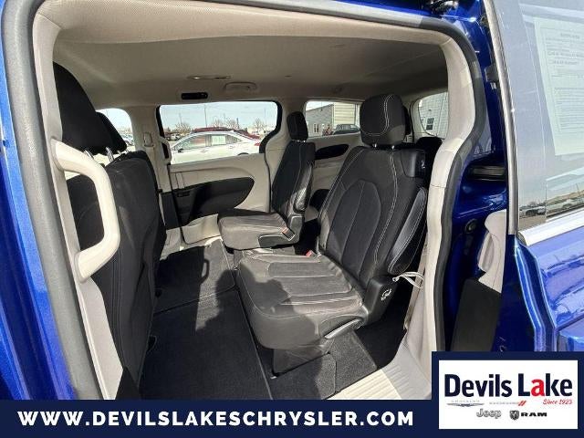 2021 Chrysler Voyager LX