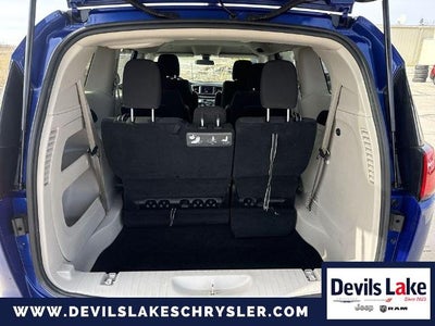 2021 Chrysler Voyager LX
