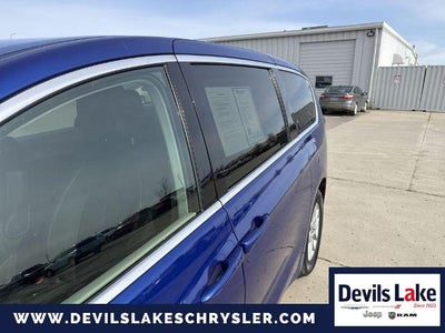 2021 Chrysler Voyager LX