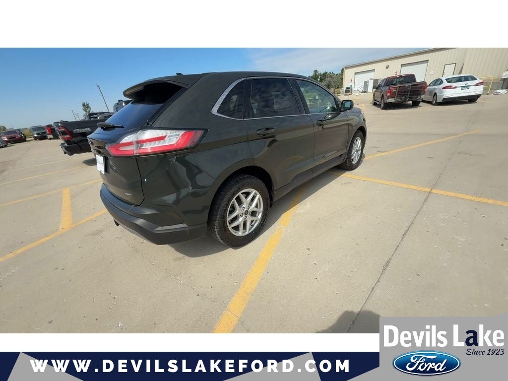 2022 Ford Edge Base