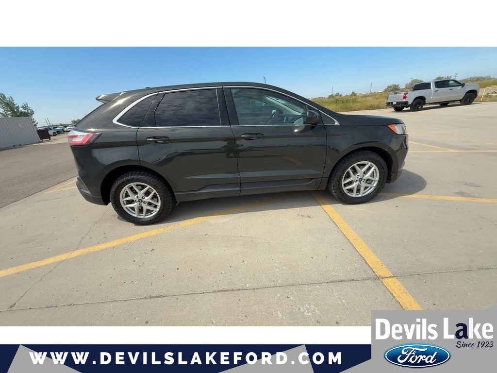 2022 Ford Edge Base