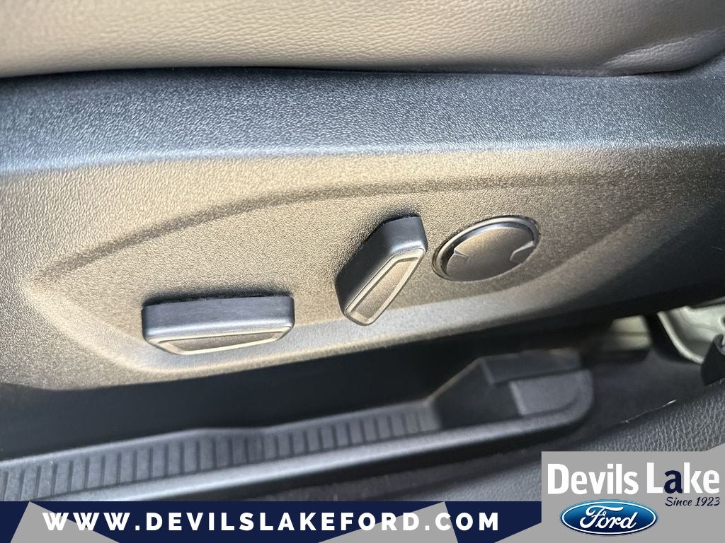 2022 Ford Edge Base