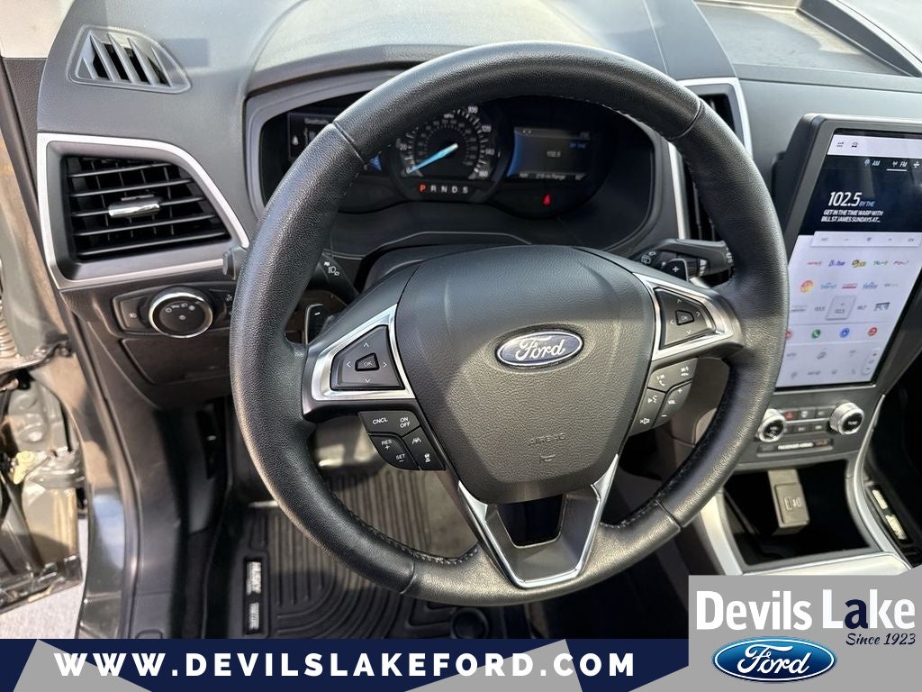 2022 Ford Edge Base