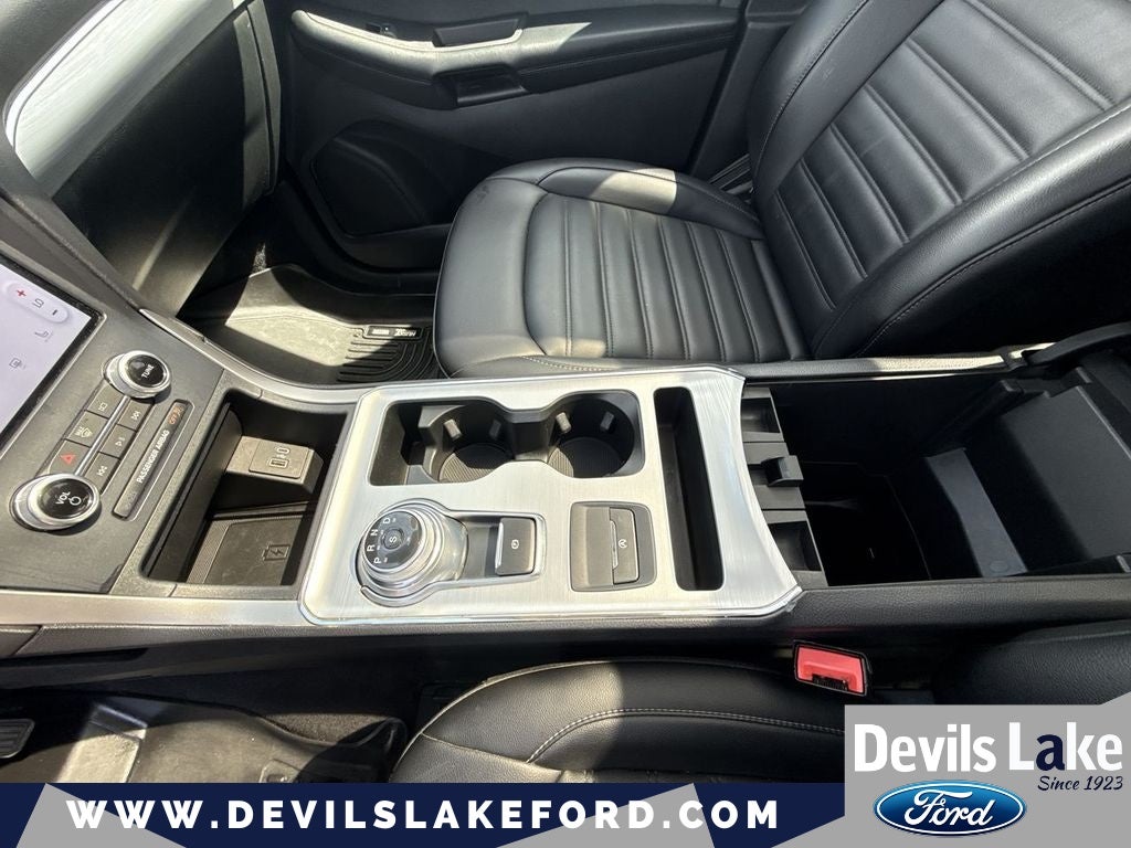 2022 Ford Edge Base