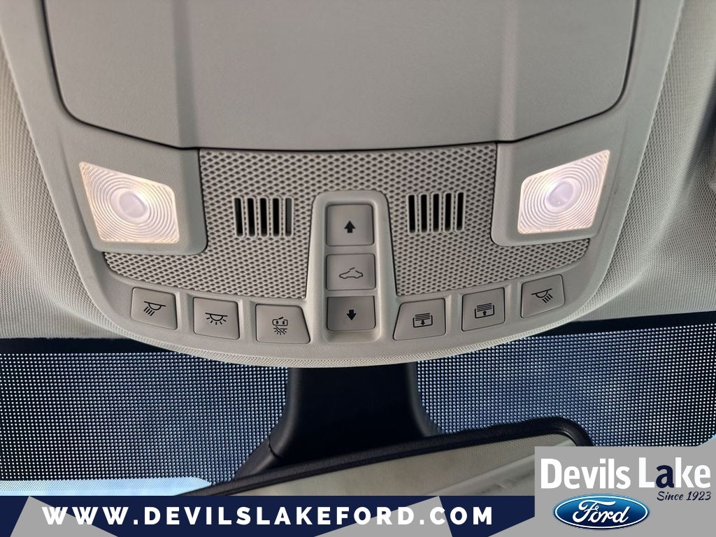 2022 Ford Edge Base