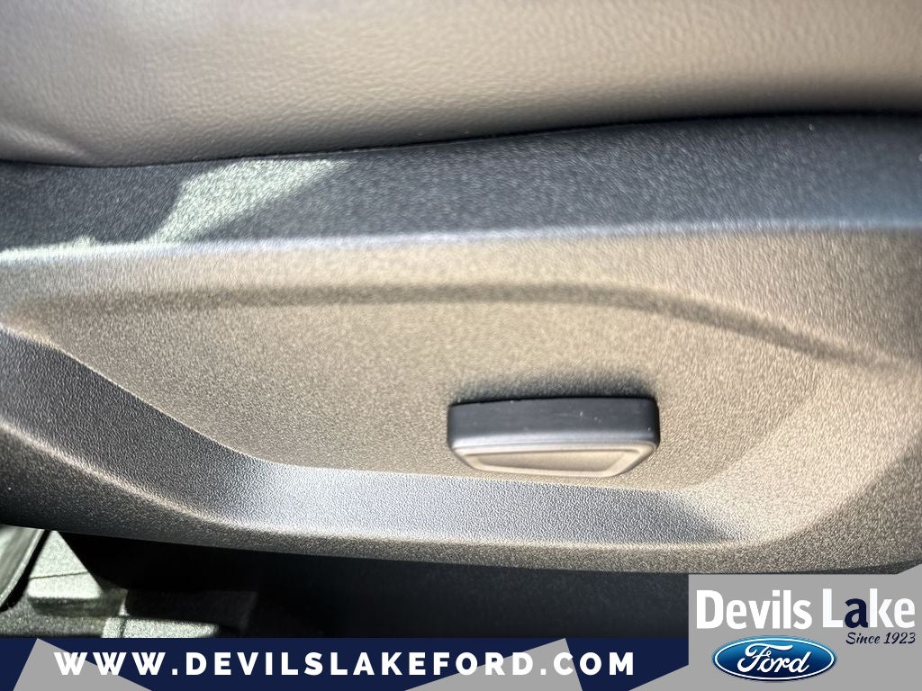 2022 Ford Edge Base