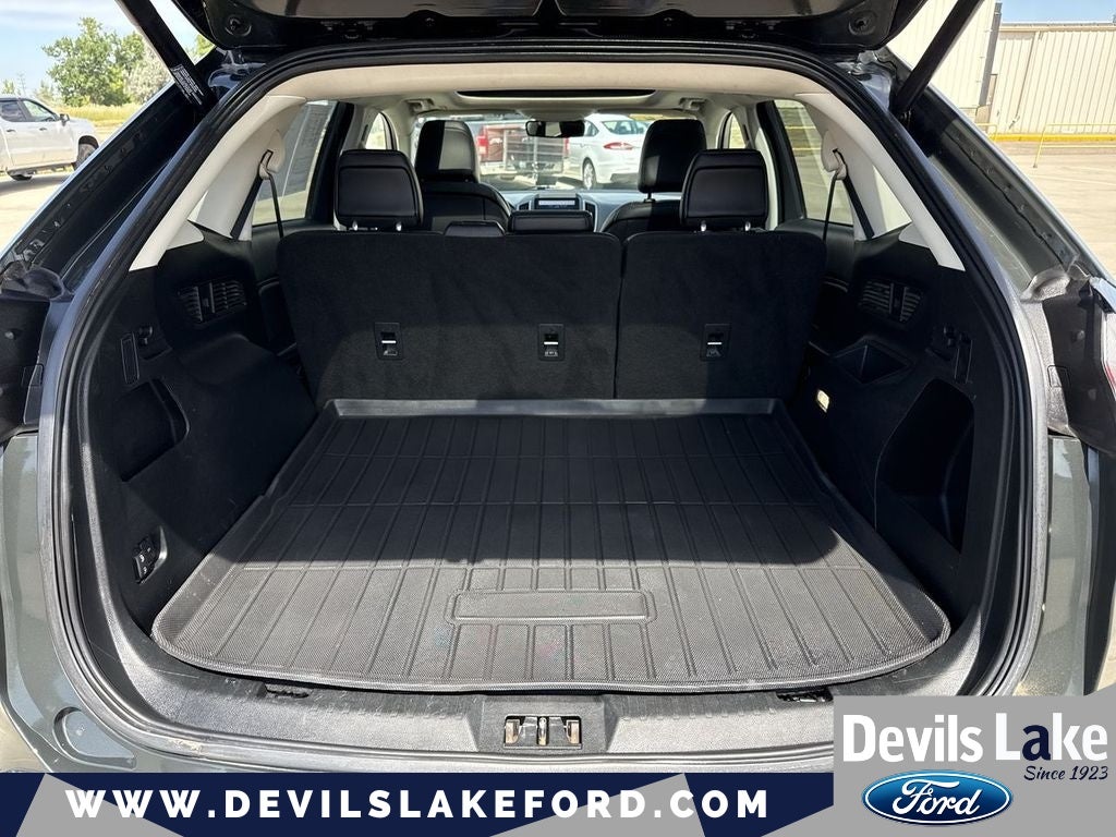 2022 Ford Edge Base