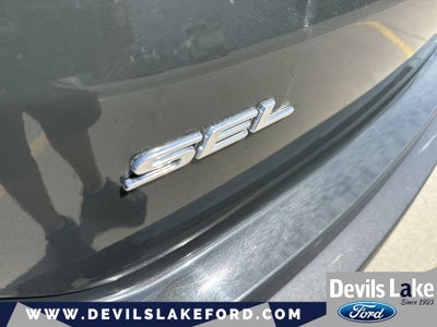 2022 Ford Edge Base