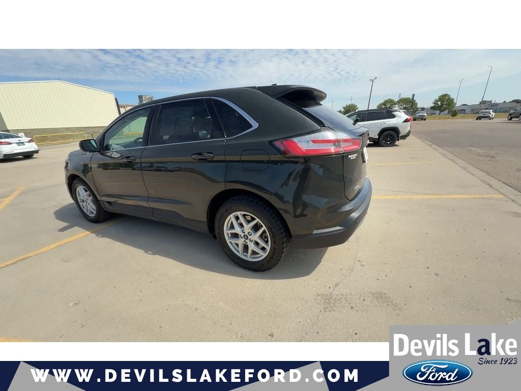 2022 Ford Edge Base