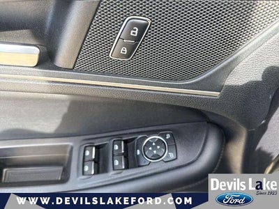 2022 Ford Edge Base