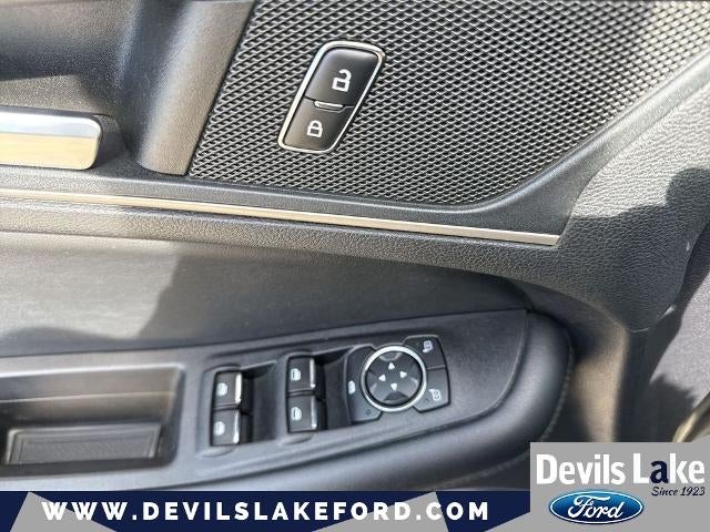2022 Ford Edge Base