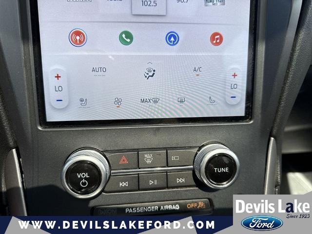 2022 Ford Edge Base