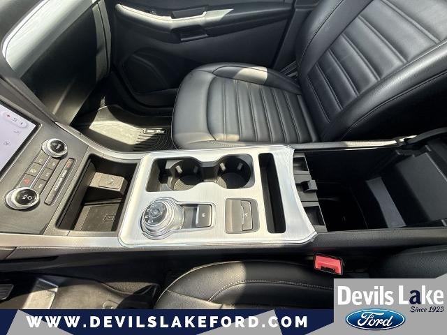 2022 Ford Edge Base