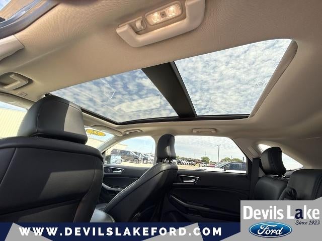 2022 Ford Edge Base