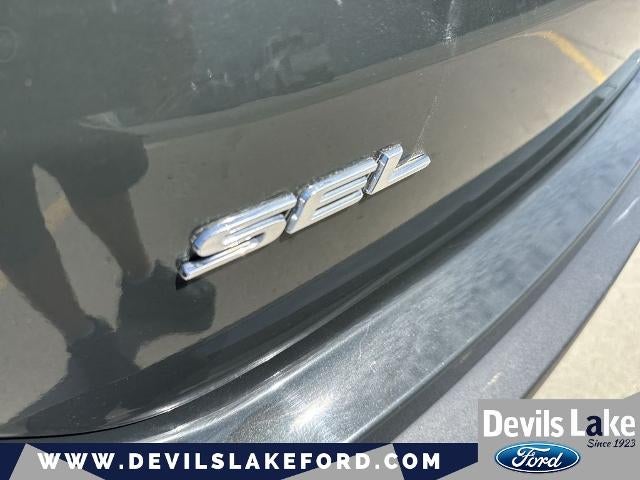 2022 Ford Edge Base