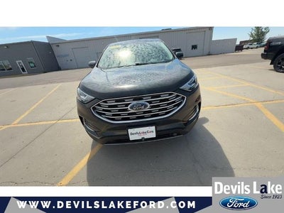 2022 Ford Edge Base