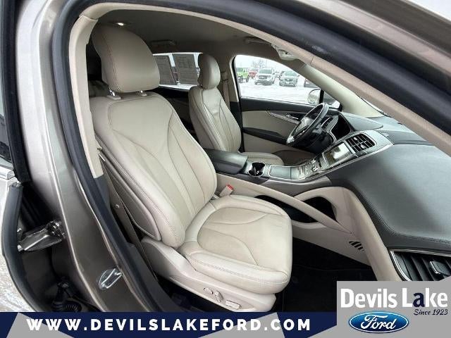 2019 Lincoln Nautilus Select