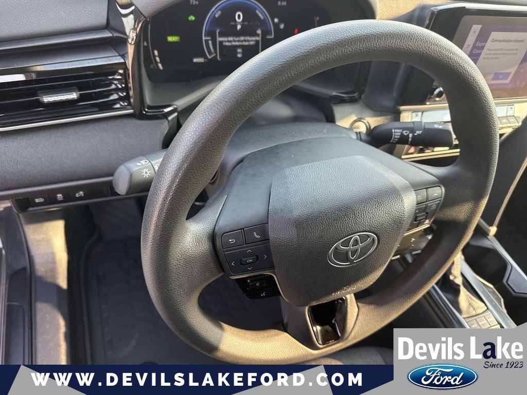 2025 Toyota Camry Hybrid LE