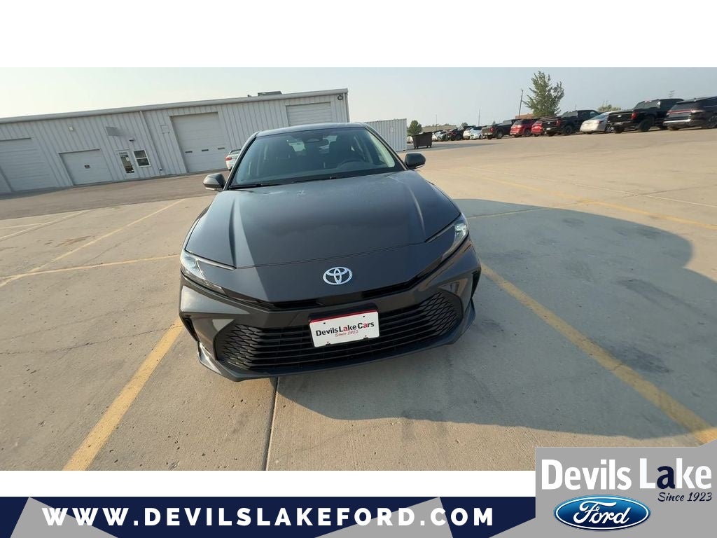 2025 Toyota Camry Hybrid LE
