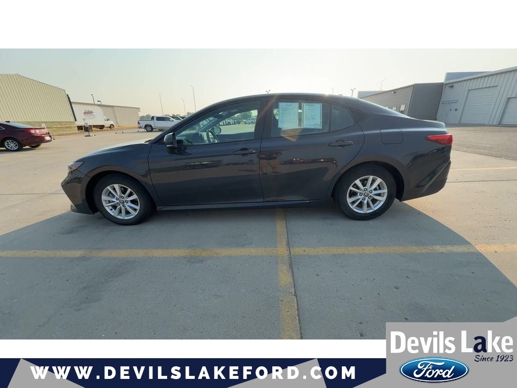 2025 Toyota Camry Hybrid LE