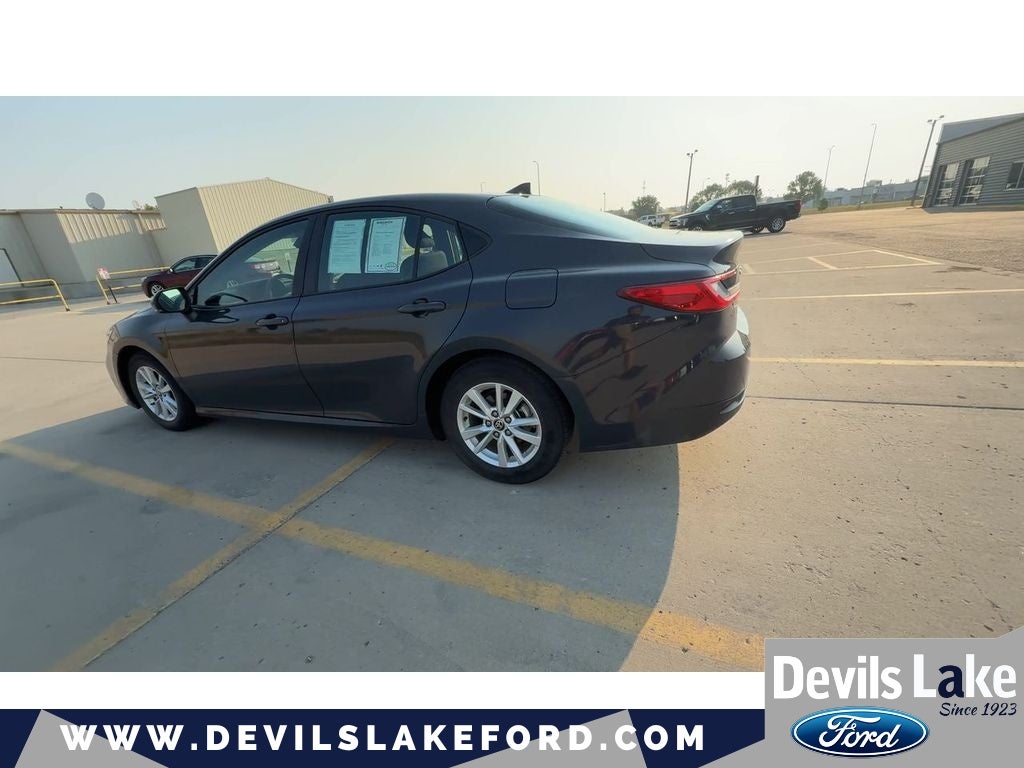 2025 Toyota Camry Hybrid LE
