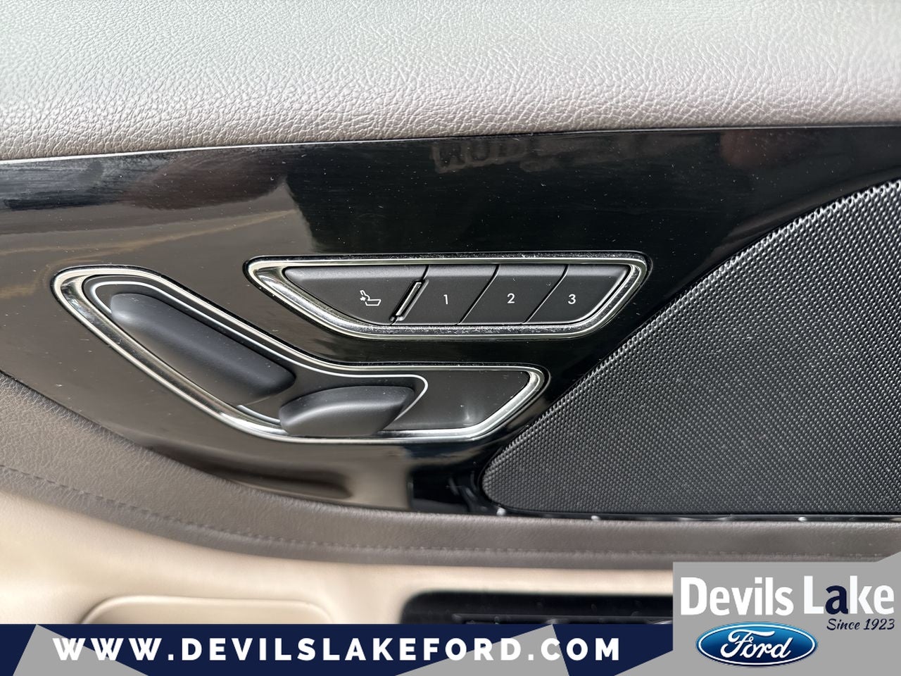 2023 Lincoln Aviator Standard