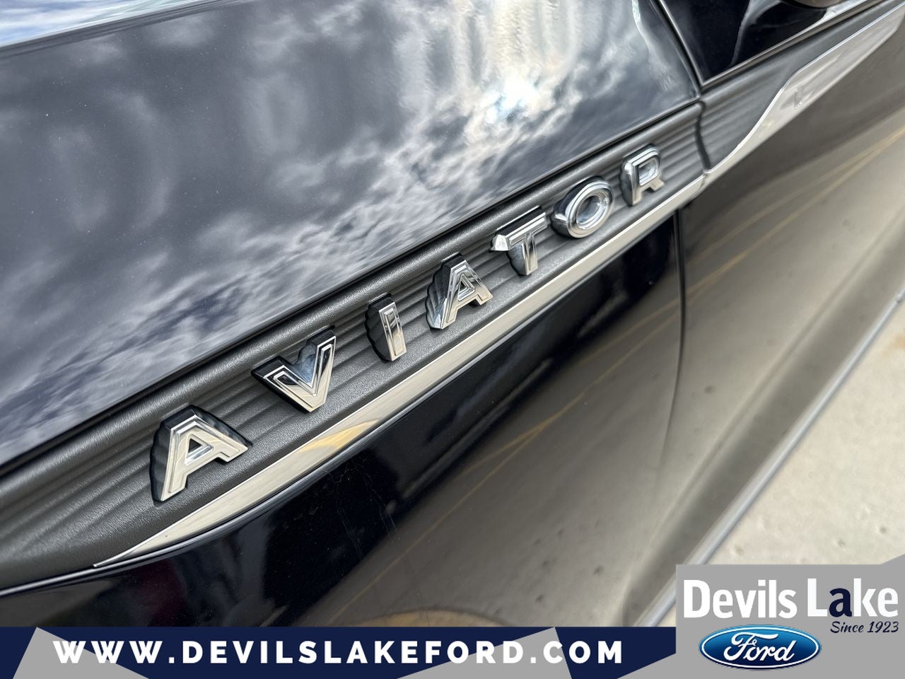 2023 Lincoln Aviator Standard