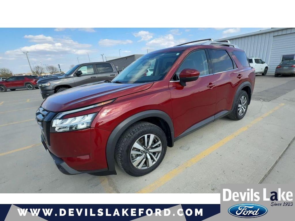 2022 Nissan Pathfinder SL