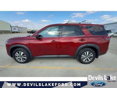 2022 Nissan Pathfinder SL