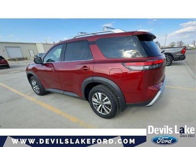 2022 Nissan Pathfinder SL