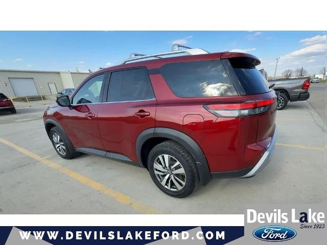 2022 Nissan Pathfinder SL